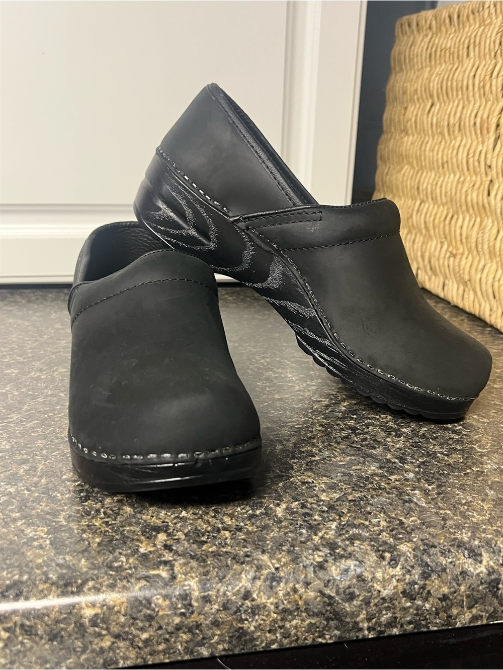 Italian Shoemakers Black Leather Slip-On Clogs